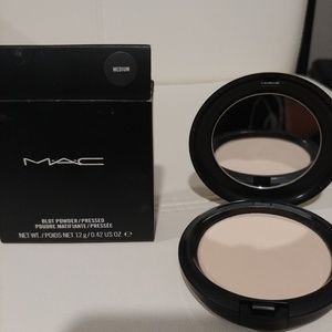 MAC Blot Powder in Medium